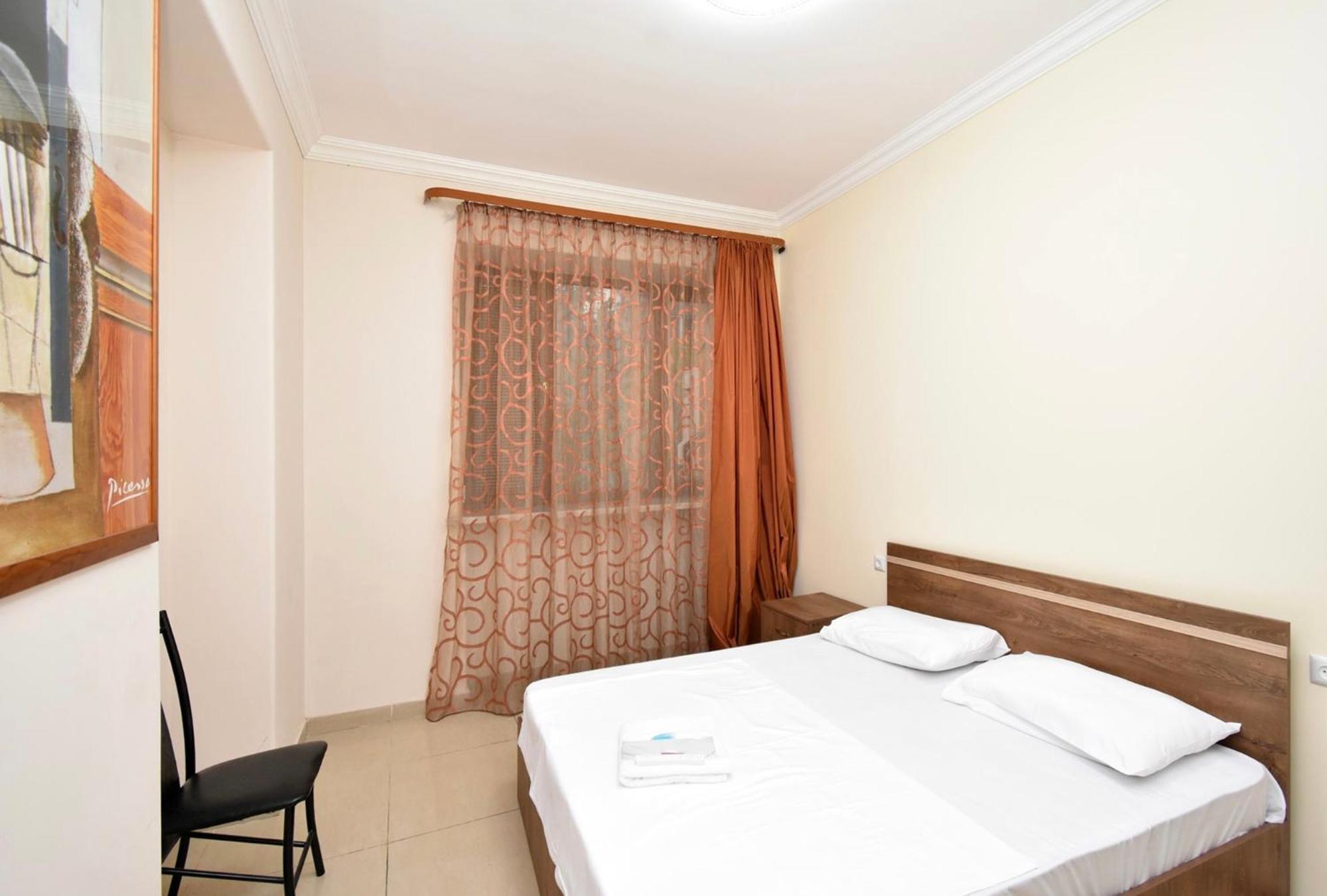 Hotel Costa Ереван Екстериор снимка
