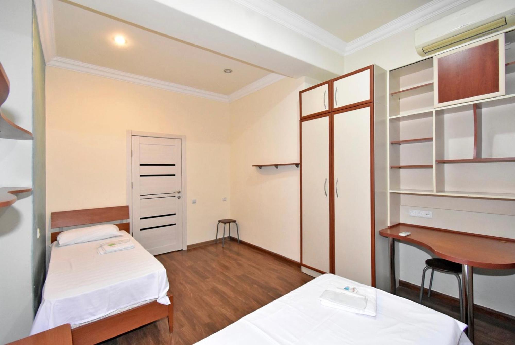 Hotel Costa Ереван Екстериор снимка