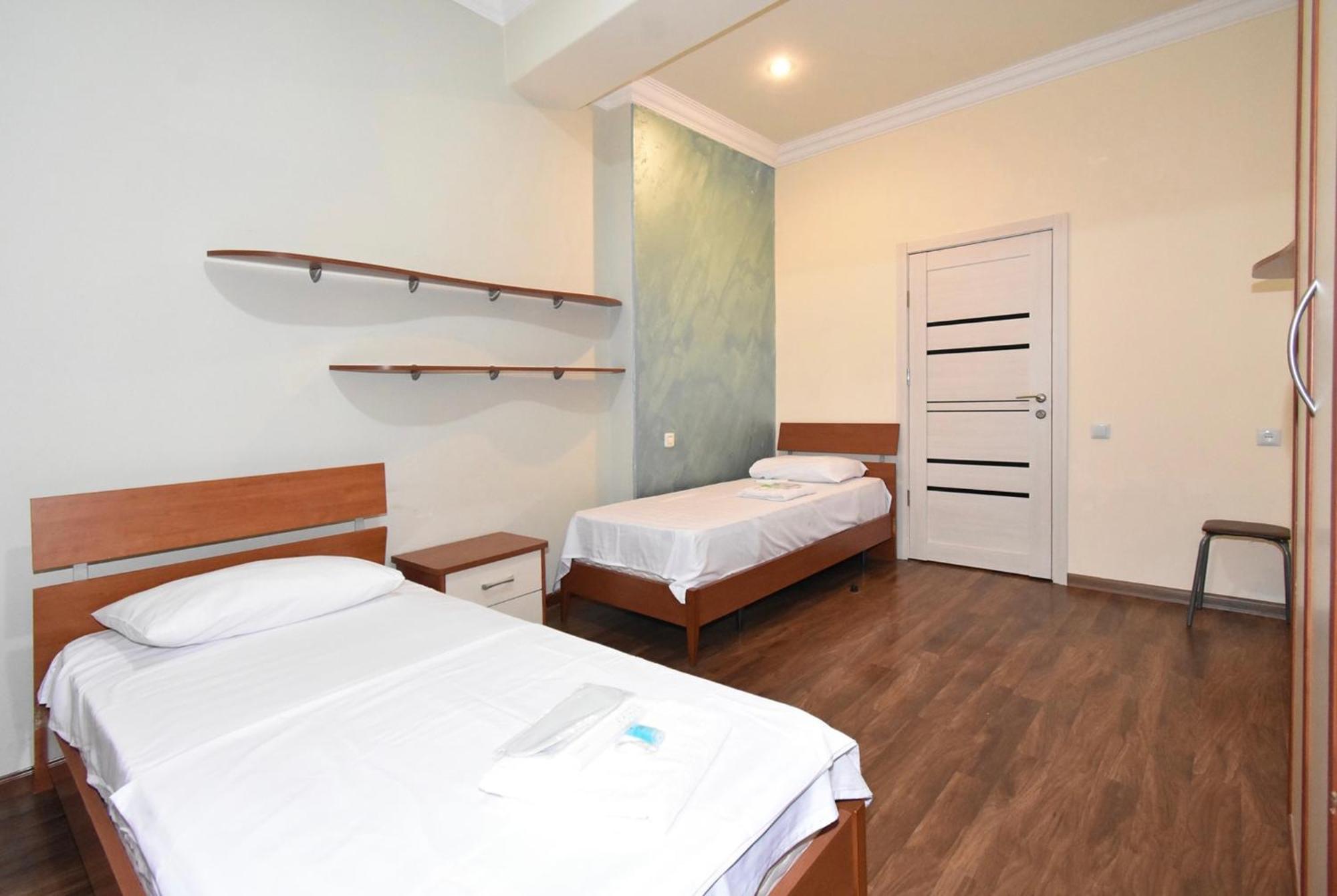 Hotel Costa Ереван Екстериор снимка