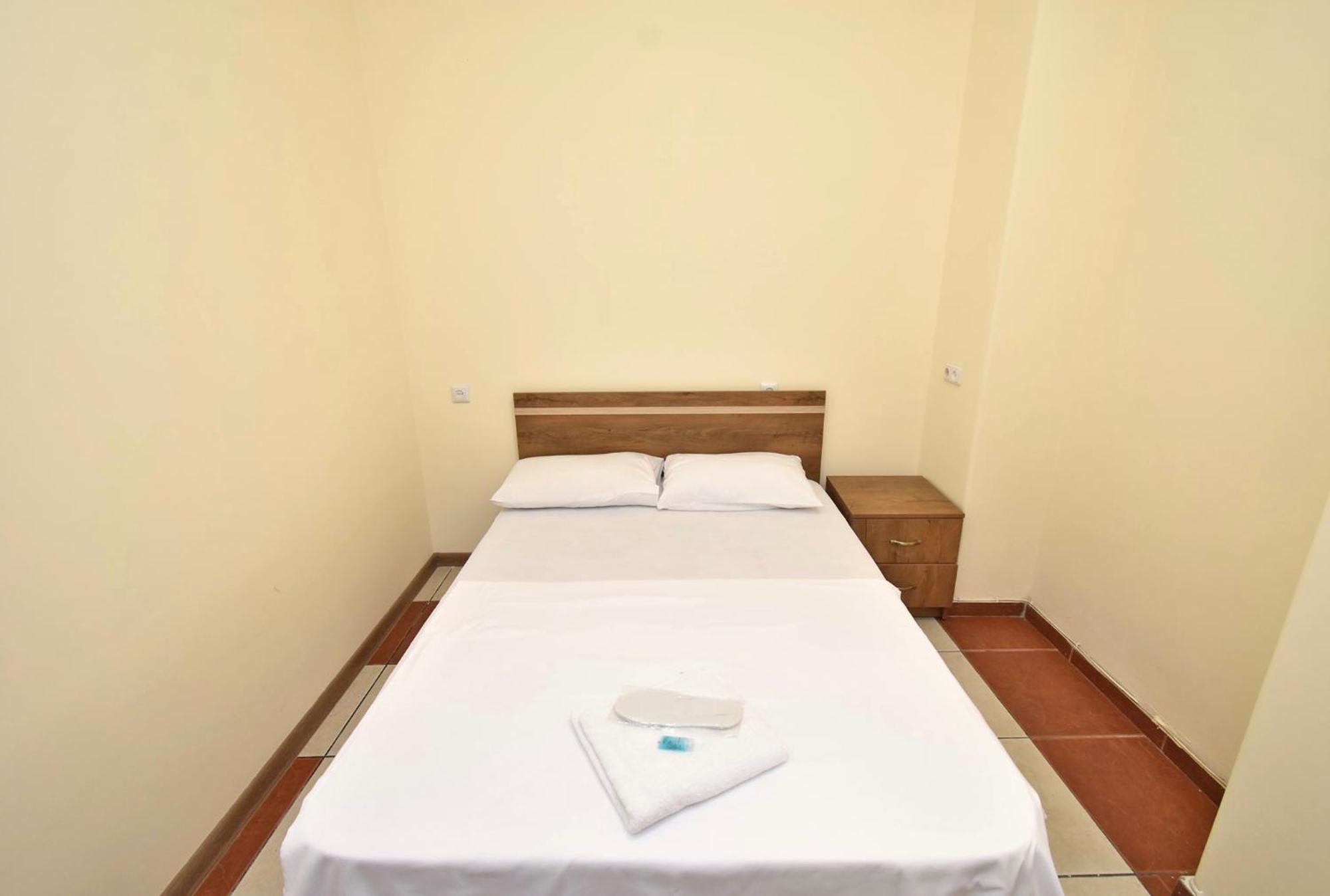Hotel Costa Ереван Екстериор снимка