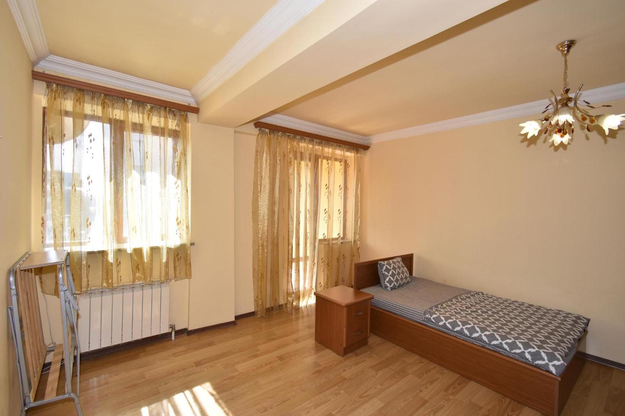 Hotel Costa Ереван Екстериор снимка